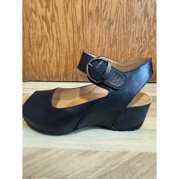Dansko Black Leather Peep Toe Wedge Sandals Ankle Strap Buckle Womens Size 37 - Picture 3 of 8